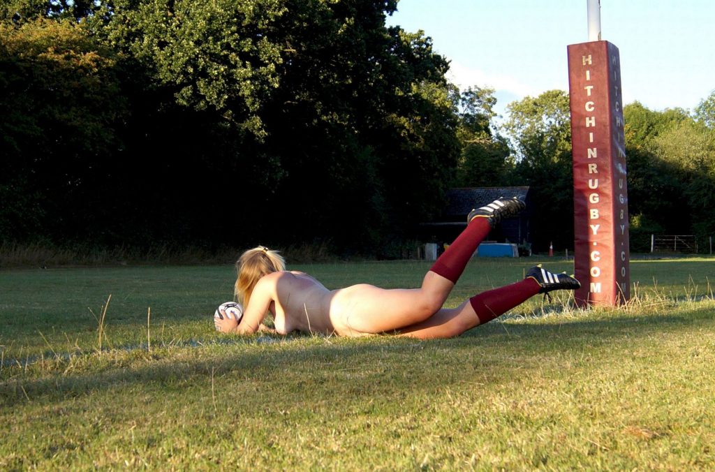 Rugby femminile: nude in campo ma non per essere sexy