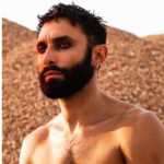La nuova trasformazione di Conchita Wurst: da diva ad 'artista in barba e stivali'