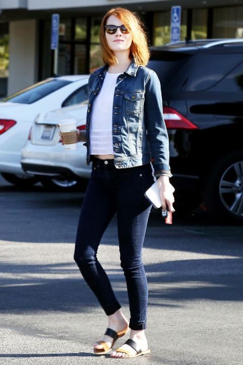 A lezione di stile da Emma Stone: 20 outfit e trucchi da copiare