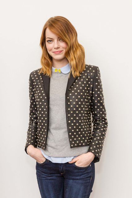 A lezione di stile da Emma Stone: 20 outfit e trucchi da copiare