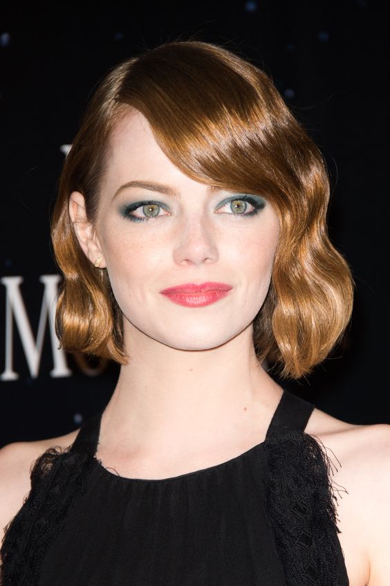 A lezione di stile da Emma Stone: 20 outfit e trucchi da copiare