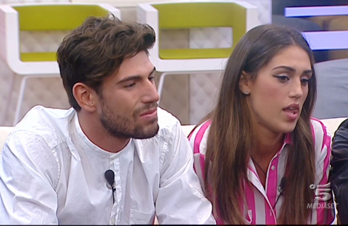GF Vip, giochi pericolosi tra Aida e Jeremias, ma il fidanzato non ci sta