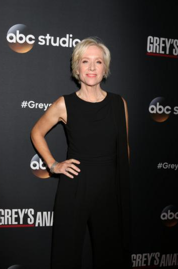 300 puntate di Grey's Anatomy: i medici in abito da sera al party