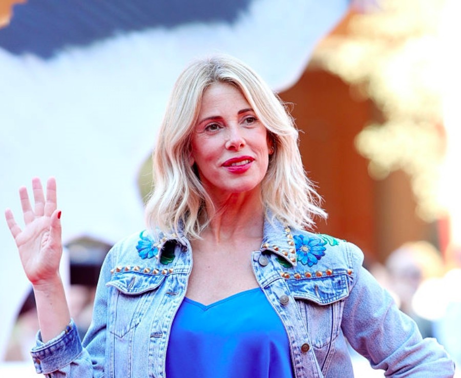 Hai i capelli biondi e la pelle chiara: copia questi 10 make up di Alessia Marcuzzi