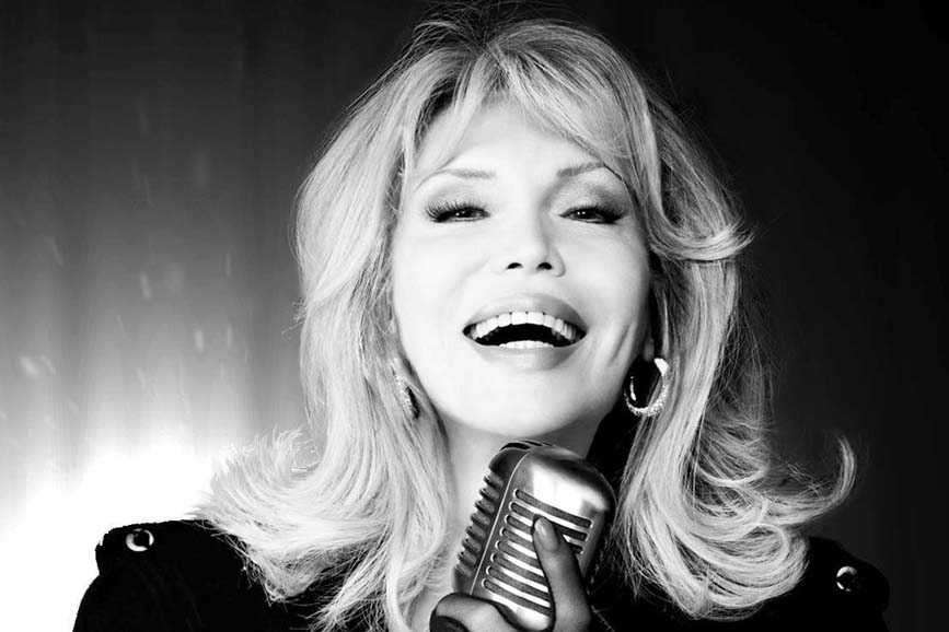 L'eros androgino di Amanda Lear, la musa di Salvador Dalì