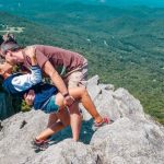 "Ti bacerò in tutte le città del mondo": due ragazzi e il loro amore "a distanza"