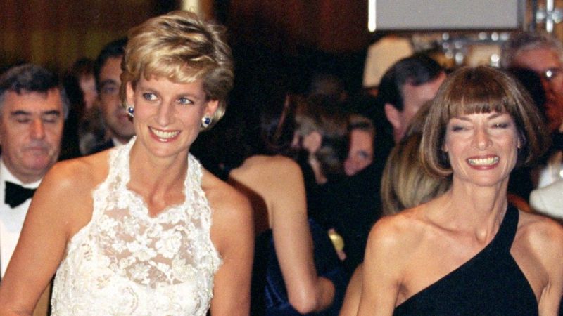 Il diavolo non veste solo Prada: 70 anni di moda in 30 scatti di Anna Wintour