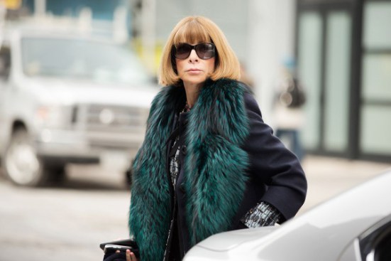 Il diavolo non veste solo Prada: 70 anni di moda in 30 scatti di Anna Wintour