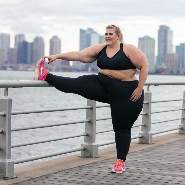 La risposta del brand a chi ha bullizzato la modella plus size per questa foto