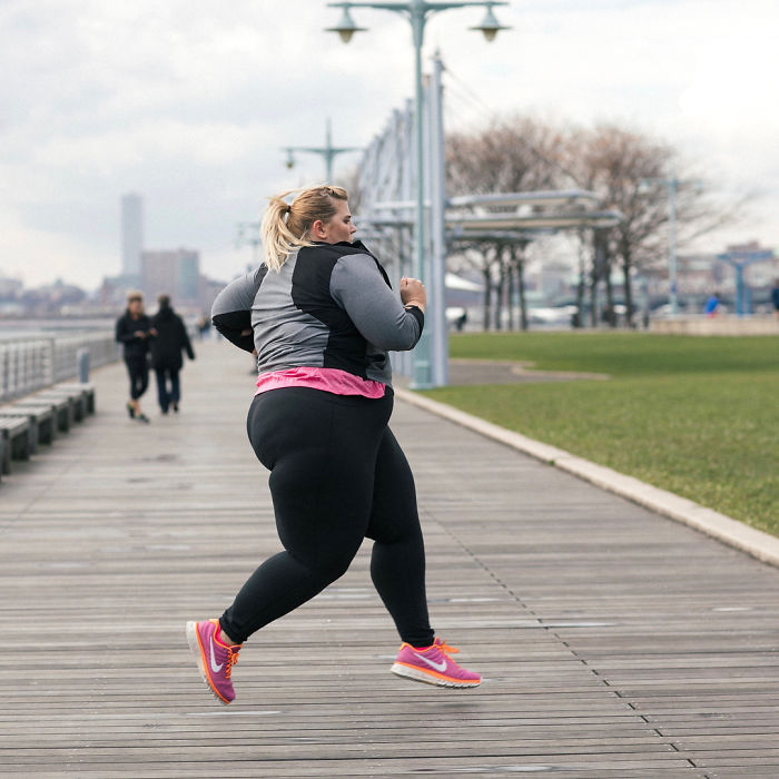 La risposta del brand a chi ha bullizzato la modella plus size per questa foto