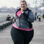 La risposta del brand a chi ha bullizzato la modella plus size per questa foto