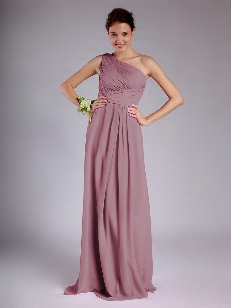Il colore del vestito da sposa 2018 è il "rosa nostalgia"