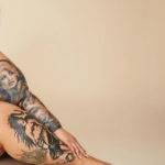 Due parole scritte su un abito: Tess Holliday stupisce ancora contro il body shaming