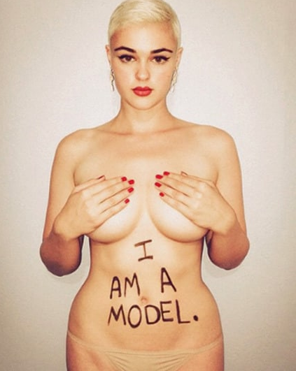 La modella curvy che sta rivoluzionando il concetto di bellezza sulle passerelle