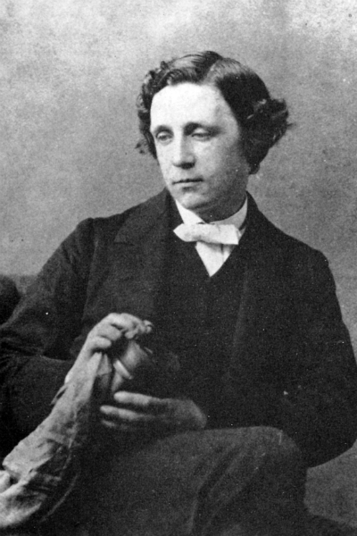 Fotografò spesso la sua Alice, ma Lewis Carroll fu davvero un pedofilo?