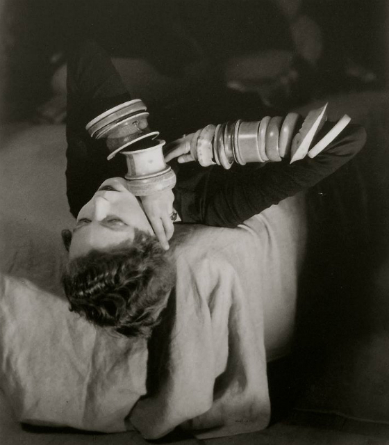 Nancy Clare Cunard, la scrittrice "più bella del mondo" che arrivò a pesare 27 chili