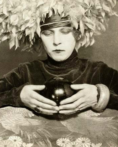 Nancy Clare Cunard, la scrittrice "più bella del mondo" che arrivò a pesare 27 chili