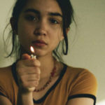 Still Here di Rowan Blanchard: Uno sguardo intimo nel diario di un'adolescente moderna