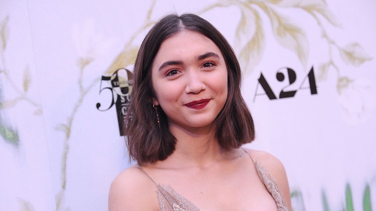 Still Here di Rowan Blanchard: Uno sguardo intimo nel diario di un'adolescente moderna