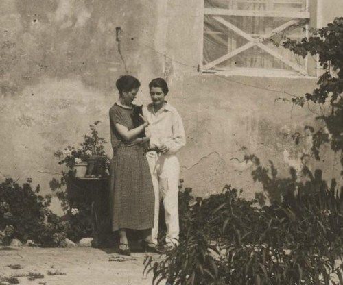 Dovremmo leggere tutti Djuna Barnes: "Non sono lesbica, ho solo amato una donna"