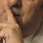 "Lentamente muore": perché tanti pensano sia una poesia di Neruda ma non è vero
