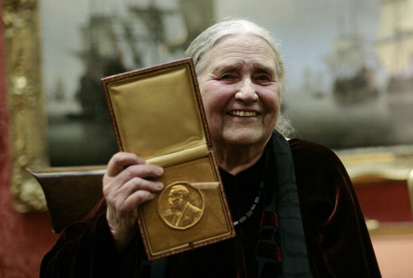 Doris Lessing che ha spiegato cosa le donne intendono quando dicono "Oh niente"