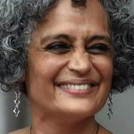 Arundhati Roy e la necessità di non rappresentare le donne solo come vittime