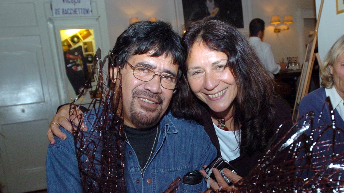 Addio a Luis Sepúlveda, che con Carmen scrisse "la più bella storia d'amore"