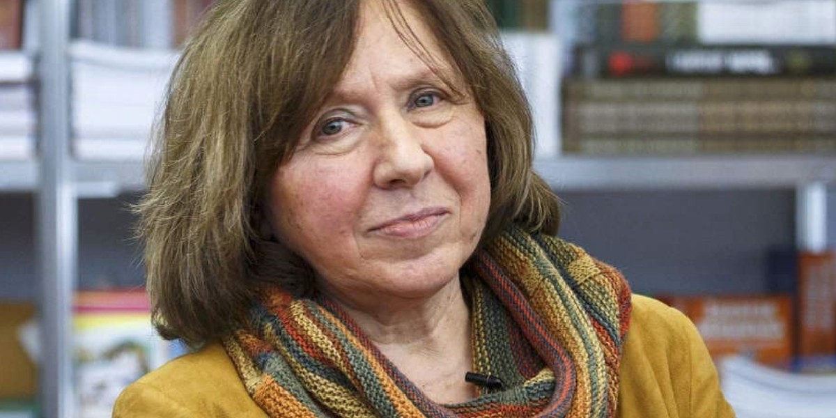 Svjatlana Aleksievič, l'atrocità di Chernobyl e la guerra delle donne dimenticate