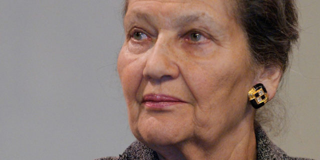 Simone Veil, sopravvissuta alla Shoah, a cui dobbiamo il diritto all'aborto Simone Veil, sopravvissuta alla Shoah, a cui dobbiamo il diritto all'aborto