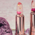 Fenomeni virali: il rossetto con fiore da tutto esaurito. Ecco come averlo