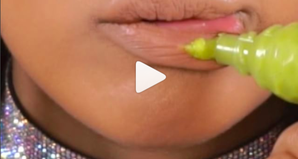 Wasabi per labbra più carnose, il discusso video della beauty blogger Wasabi per labbra più carnose, il discusso video della beauty blogger