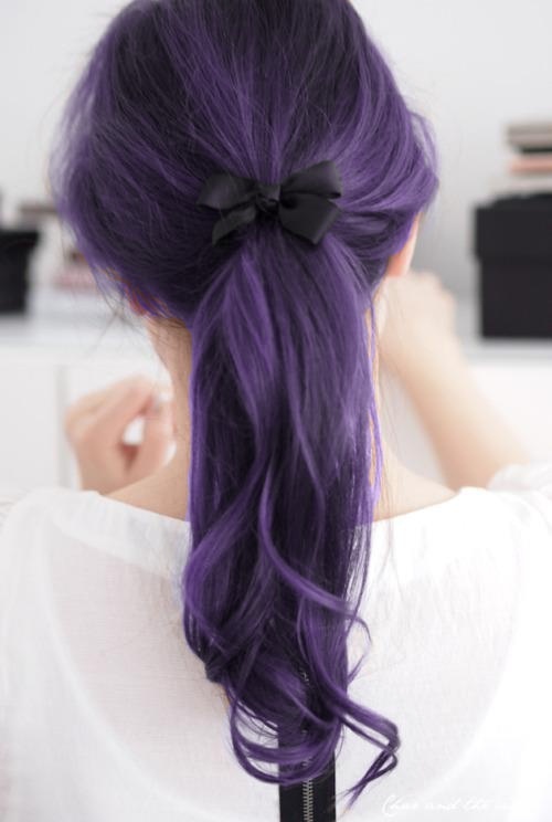 Blackberry Dark Purple, il nuovo trend colore per capelli è la mora