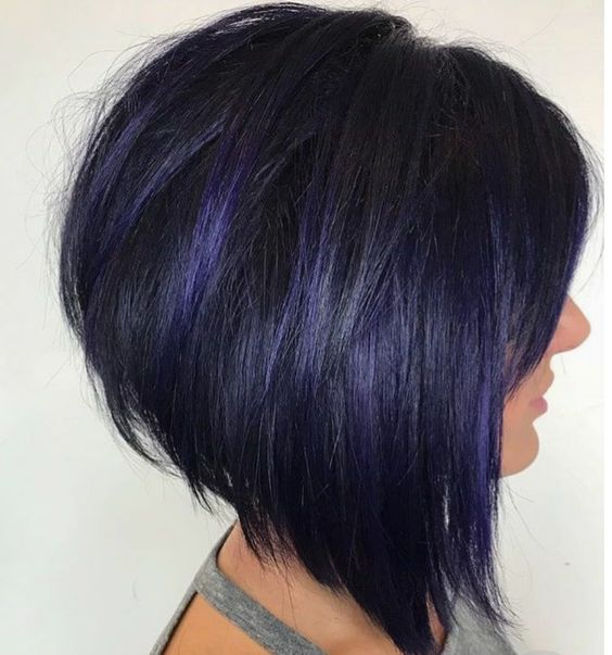 Blackberry Dark Purple, il nuovo trend colore per capelli è la mora