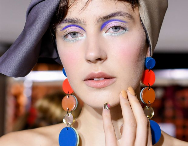 Grafiche, gioiello e con colori pastello: ecco le nail art dell'estate 2018