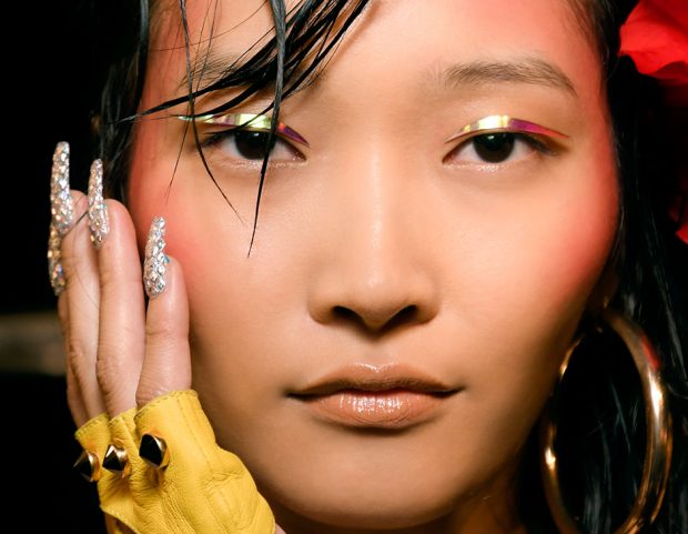 Grafiche, gioiello e con colori pastello: ecco le nail art dell'estate 2018