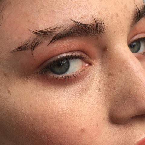 Anche no: 15 trend (o orrori) sopracciglia su Instagram