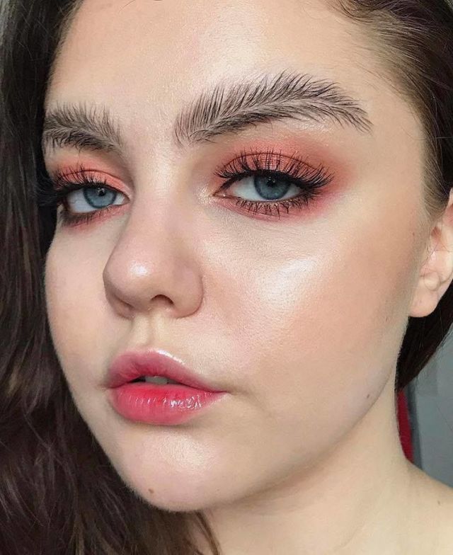 Anche no: 15 trend (o orrori) sopracciglia su Instagram