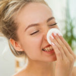 Perché il latte detergente è fondamentale per la nostra pulizia del viso