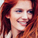 La rivincita delle rosse: la bellezza sensuale dei colpi di sole rossi