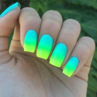 Unghie fluo sfumate