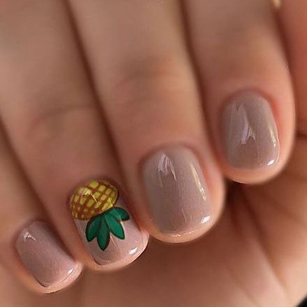 Accent nail: la manicure di tendenza che piace a tutti
