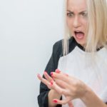 Unghia rotta, cosa fare? 5 modi per ripararla da sole
