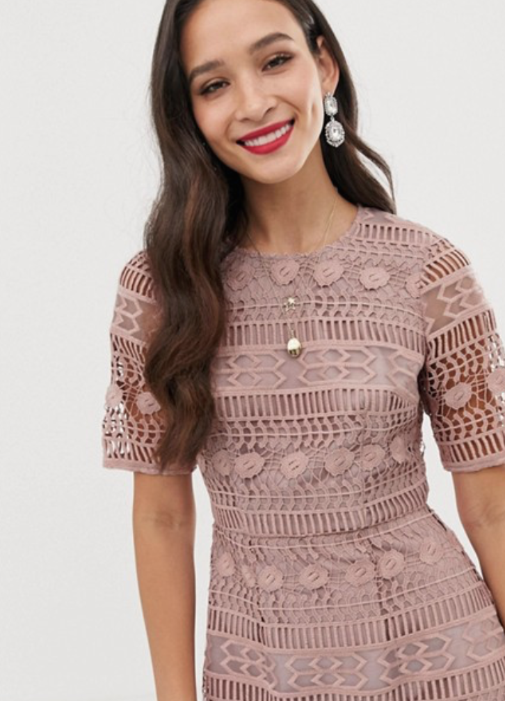 Ecco le foto di Thea, scelta da Asos come modella dopo gli insulti