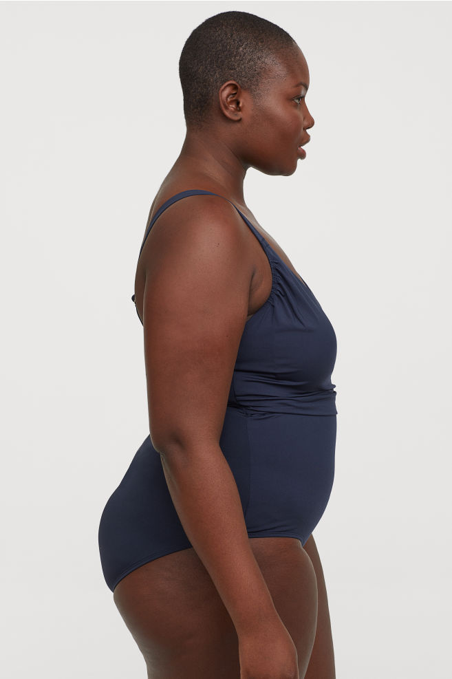 La nuova campagna di H&M che esalta la bellezza di ogni donna