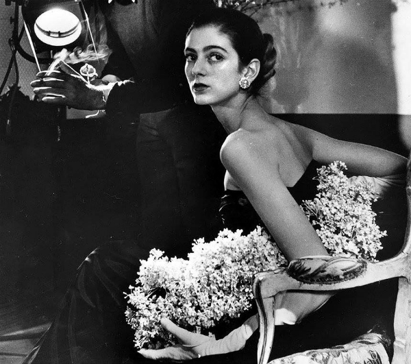 L'incredibile bellezza da 89enne di Carmen Dell'Orefice e quel pensiero sulla morte