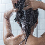 Ogni quanto lavare i capelli: le teorie a seconda del tuo tipo di chioma