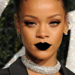 Rossetto nero: 8 consigli per indossarlo con eleganza