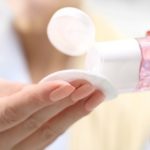 Tonico astringente per detergere il viso e avere una pelle compatta e luminosa