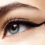 Cos'è e come si usa l'eyeliner gel, per una linea intensa e senza sbavature